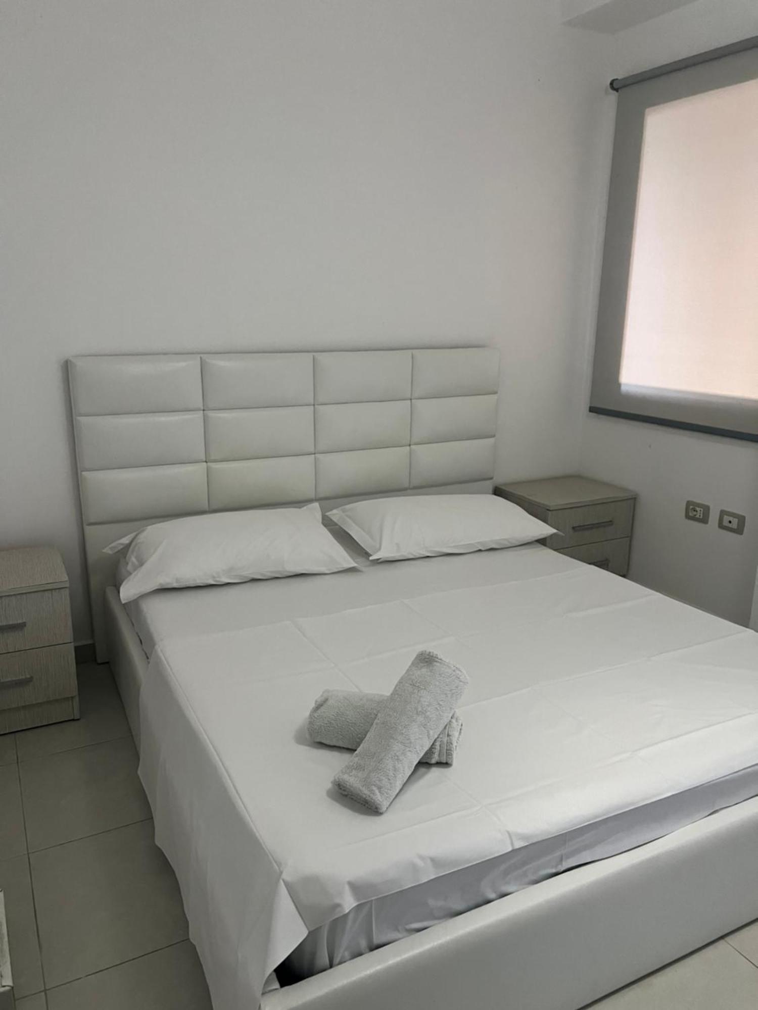 Sea View Apartment! Влёра Экстерьер фото